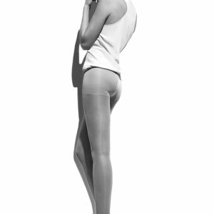 The 70 DEN Medium Support Compression Pantyhose are designed to provide effective relief for swollen ankles, venous insufficiency, and varicose veins.